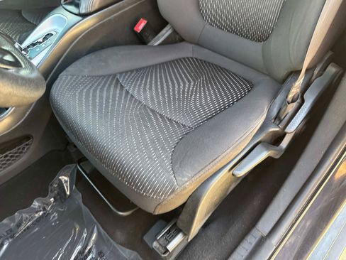 Used 2018 Dodge Journey SE FWD image 18