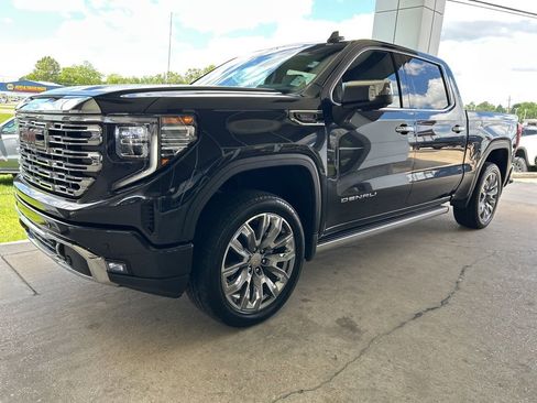 Used 2024 GMC Sierra 1500 Denali AWD/4WD image 4