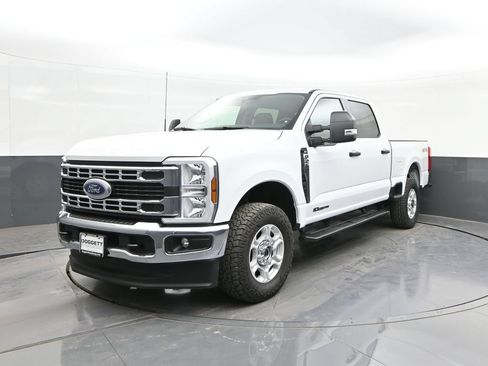 Certified 2025 Ford F250 XLT AWD/4WD image 29