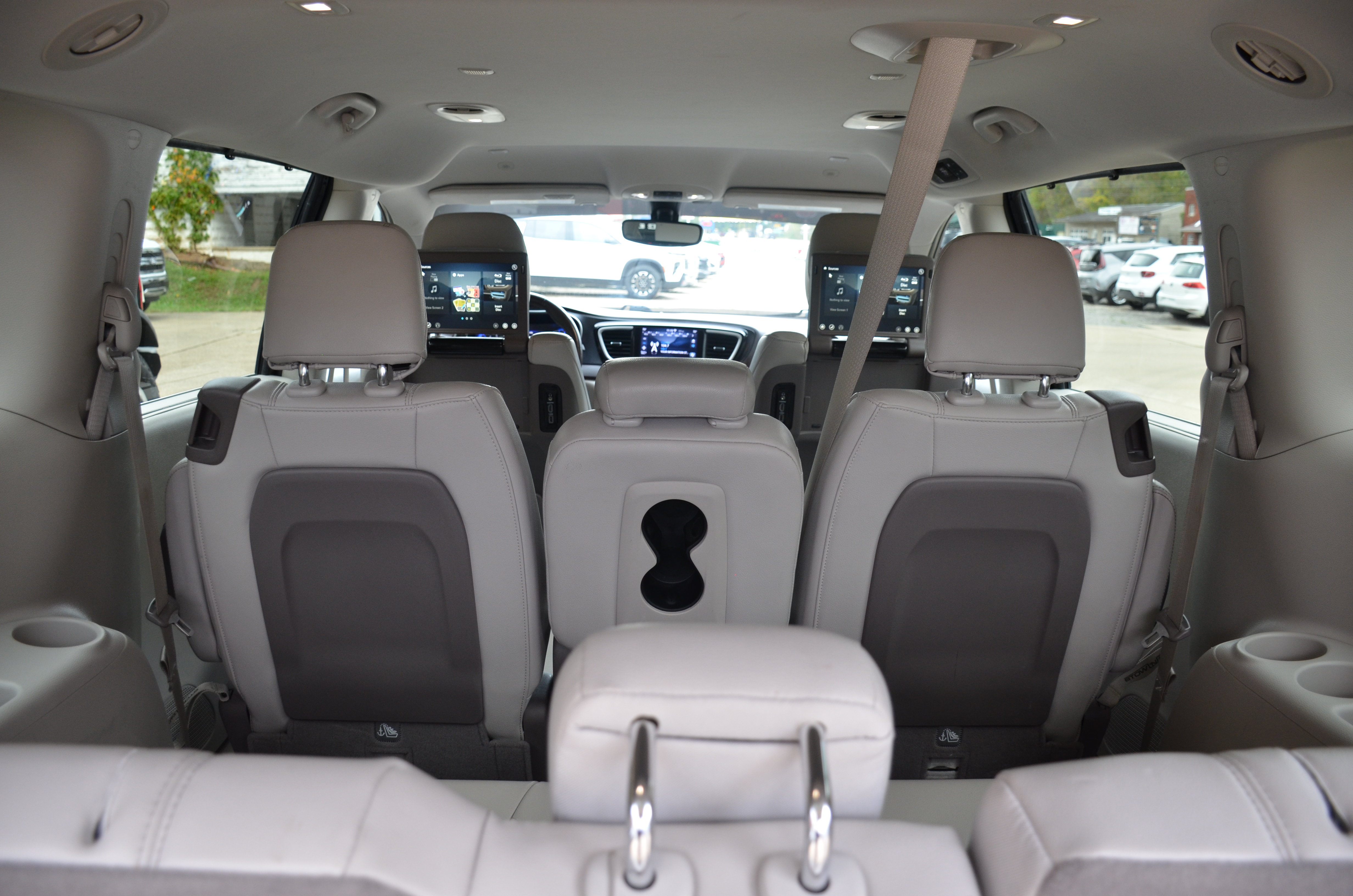 Used 2020 Chrysler Pacifica Touring-L Plus FWD image 43