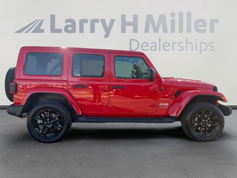 Used 2021 Jeep Wrangler Unlimited Sahara w/ Cold Weather Group AWD/4WD image 6