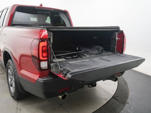 Used 2023 Honda Ridgeline RTL-E image 9