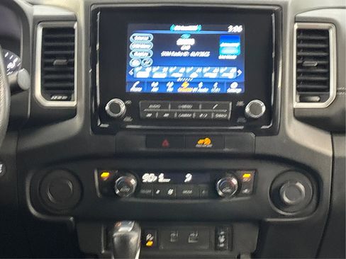 Used 2022 Nissan Frontier SV image 19