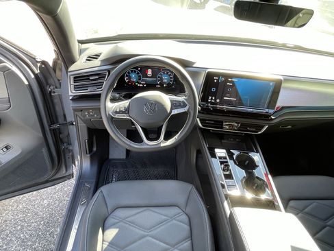 Used 2024 Volkswagen Atlas Cross Sport SE AWD/4WD image 11
