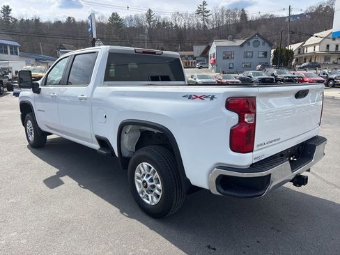 Used 2025 Chevrolet Silverado 2500 LT w/ Convenience Package AWD/4WD image 3