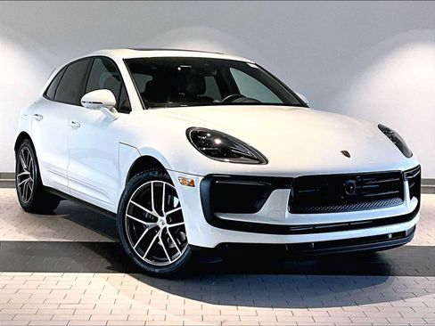 Used 2026 Porsche Macan AWD/4WD image 12