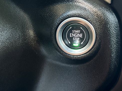 Used 2021 Chevrolet Silverado 1500 RST image 24