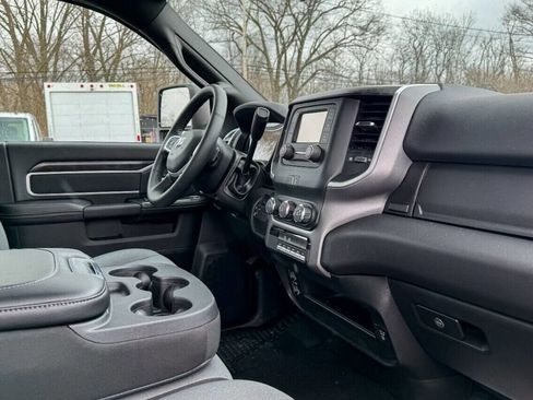 Used 2024 RAM 5500 SLT w/ Quick Order Package 2YG SLT AWD/4WD image 10