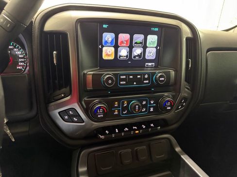 Used 2018 Chevrolet Silverado 1500 LTZ Z71 w/ LTZ Plus Package AWD/4WD image 17