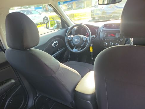 Used 2016 Kia Soul FWD image 13