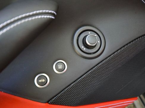 Used 2015 Ferrari California T RWD image 33