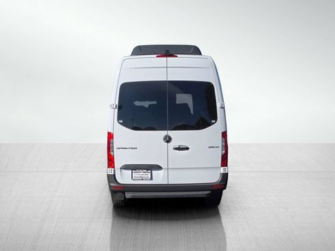 Used 2024 Mercedes-Benz Sprinter 2500 image 5