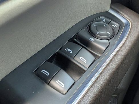 Used 2024 Chevrolet Silverado 1500 LT AWD/4WD image 23