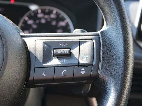 Used 2024 Nissan Rogue SV FWD image 15