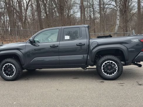 New 2026 Toyota Tacoma TRD Off-Road AWD/4WD image 5