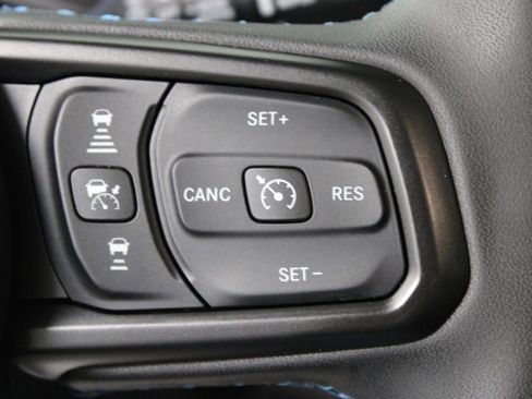 Used 2025 Jeep Wrangler Unlimited Rubicon 4xe w/ Convenience Group AWD/4WD image 37