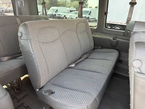 Used 2007 GMC Savana 3500 Extended Passenger w/ LT Preferred Equipment Group RWD image 23