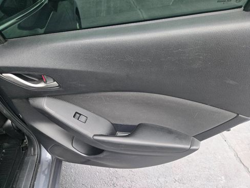 Used 2014 MAZDA MAZDA3 i Touring image 24