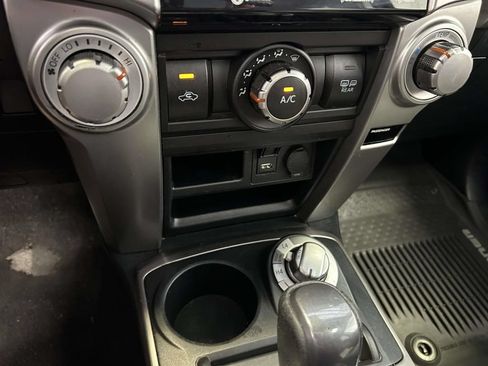 Used 2020 Toyota 4Runner SR5 Premium w/ Moonroof Package AWD/4WD image 26