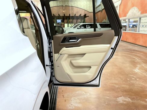 Used 2026 GMC Yukon Denali w/ Sun & Power Step Package image 17