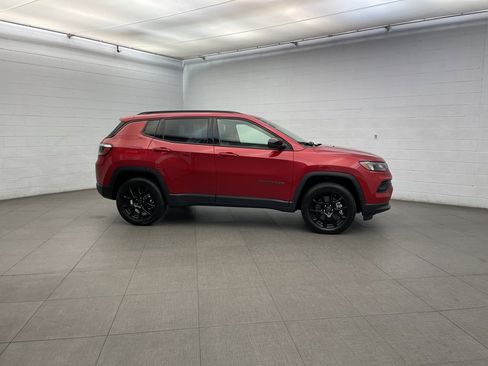 New 2026 Jeep Compass Latitude image 2