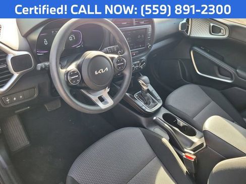 Certified 2025 Kia Soul LX w/ LX Technology Package FWD image 7