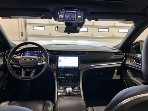 New 2025 Jeep Grand Cherokee Overland w/ Adv Protech Group III image 29