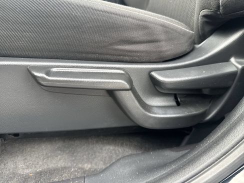 Used 2016 Honda HR-V LX image 5