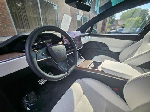 Used 2023 Tesla Model X AWD/4WD image 38