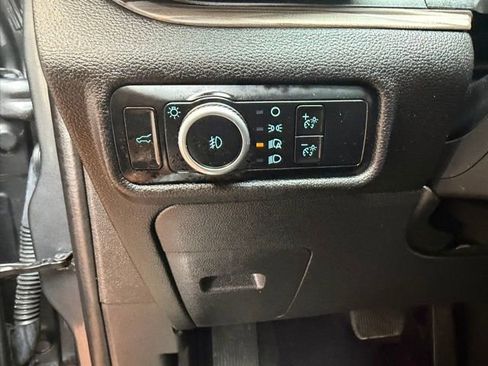 Used 2023 Ford Explorer Limited image 22