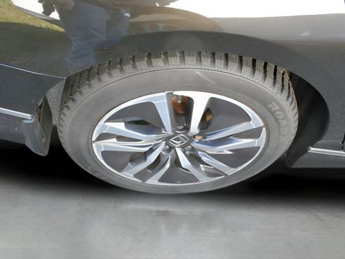 Certified 2018 Honda Accord EX image 31