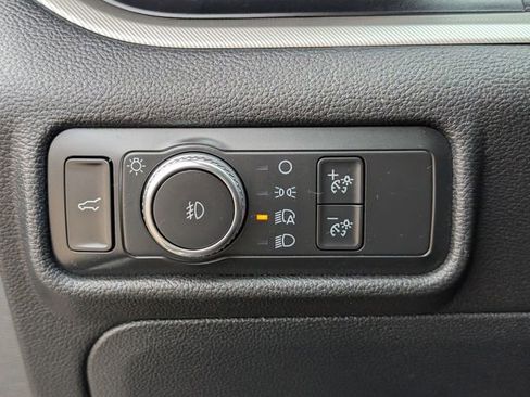 Used 2020 Ford Explorer XLT w/ Equipment Group 202A image 19