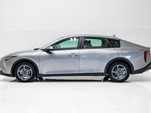 Used 2025 Kia K4 FWD image 28