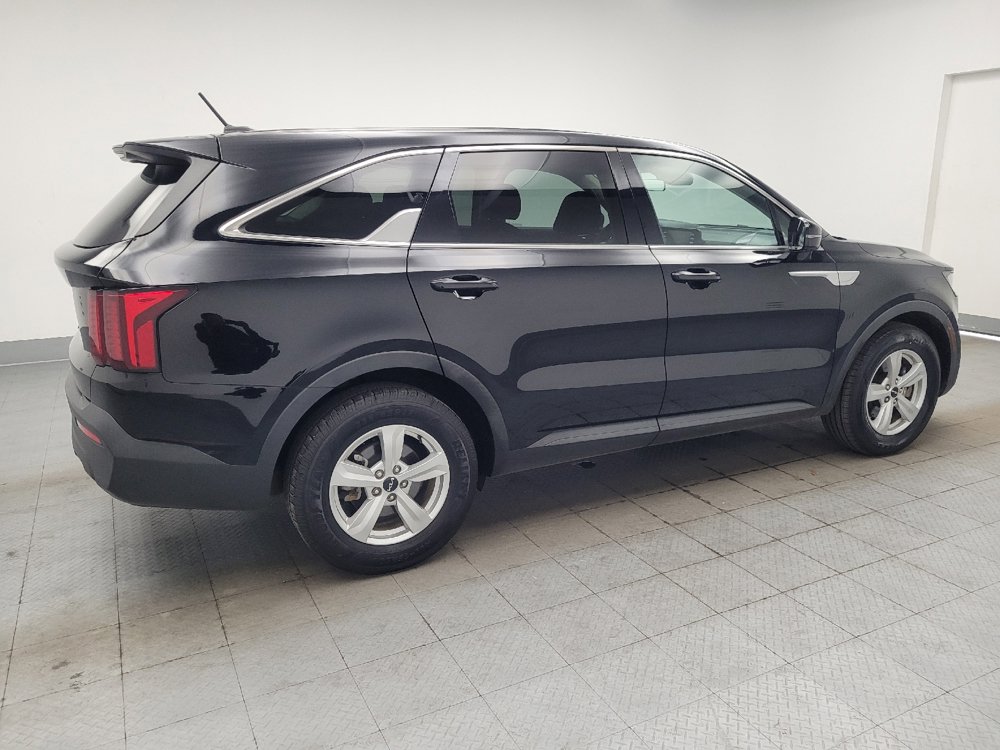 Used 2023 Kia Sorento LX FWD image 10