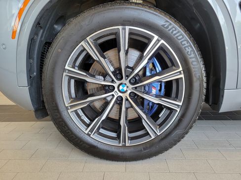 Used 2025 BMW X5 xDrive40i w/ M Sport Package AWD/4WD image 12