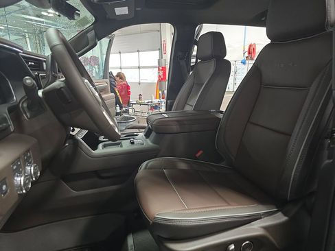 New 2026 GMC Sierra 2500 Denali w/ Denali Reserve Package AWD/4WD image 15