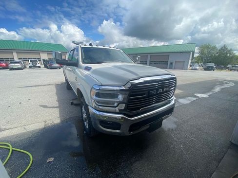 Used 2021 RAM 2500 Laramie AWD/4WD image 3