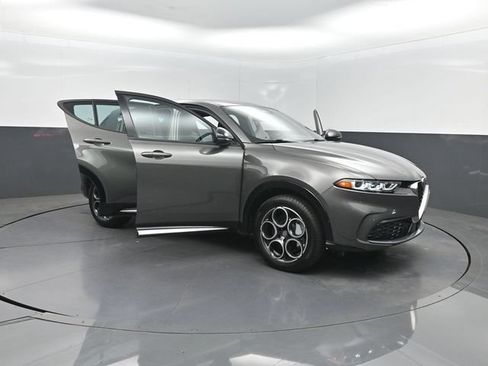 Used 2024 Alfa Romeo Tonale Ti AWD/4WD image 37