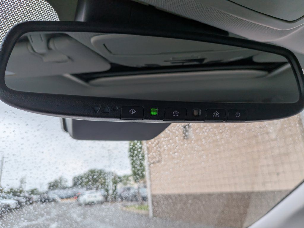 Used 2026 Toyota Sienna XLE FWD image 23