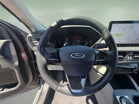 Used 2023 Ford Escape SE FWD image 23