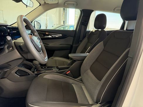 Used 2025 Chevrolet TrailBlazer LT image 24