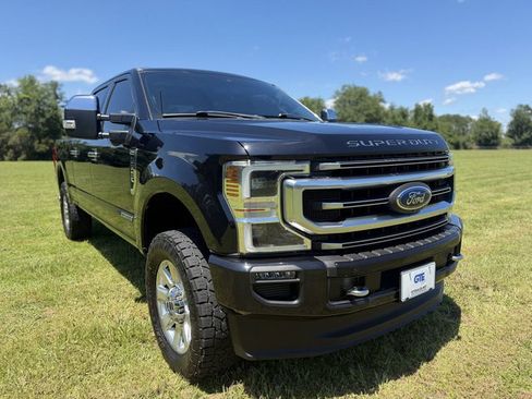 Used 2020 Ford F250 Platinum w/ FX4 Off-Road Package AWD/4WD image 3