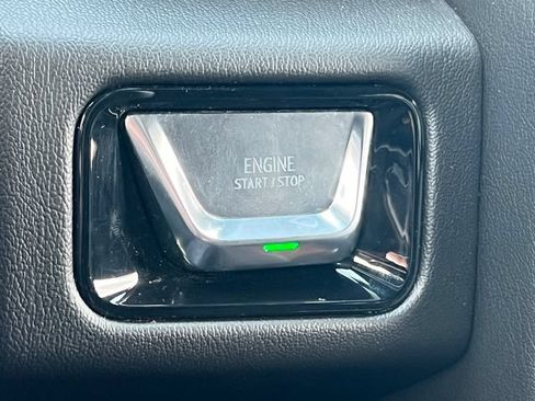 Used 2025 GMC Yukon XL Denali AWD/4WD image 35