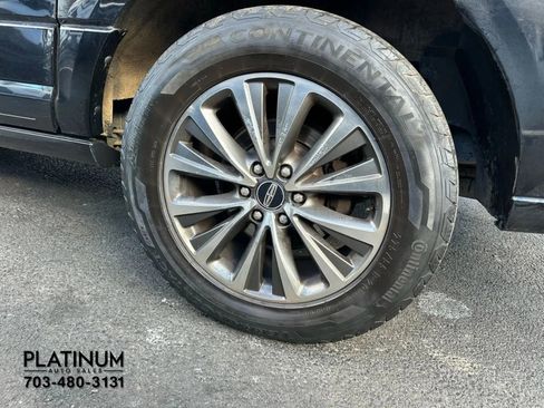 Used 2016 Lincoln Navigator L Select image 18