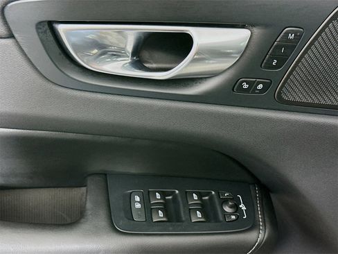 Used 2024 Volvo XC60 T8 Ultimate w/ Protection Package Premier image 18