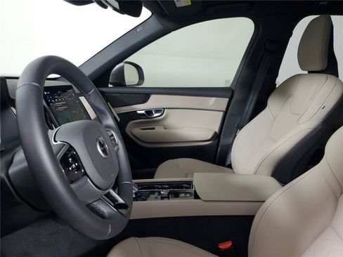 Certified 2026 Volvo XC90 B6 Plus w/ Protection Package Premier AWD/4WD image 22