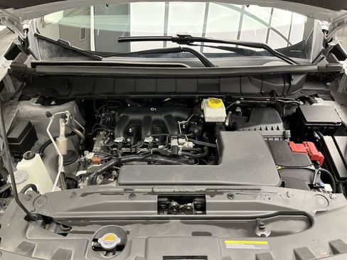 Used 2024 Nissan Pathfinder SV image 26