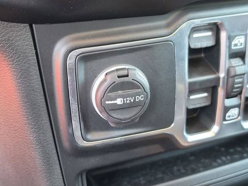 Used 2022 Jeep Wrangler Unlimited Sport AWD/4WD image 30
