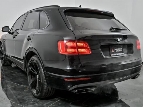 Used 2017 Bentley Bentayga image 7