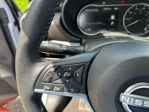 Used 2024 Nissan Versa SR FWD image 21